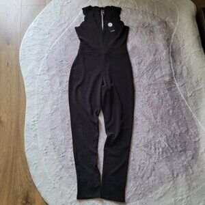 NWT! Boohoo scallop edge plunge jumpsuit size UK14/US10